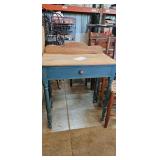 DESK / TABLE
