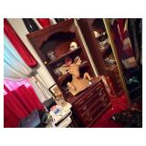 DRESSER / SHELF