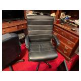 ROLLING OFFICE CHAIR
