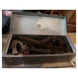 METAL TOOLBOX AND CONTENTS
