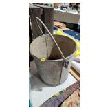 METAL BUCKET