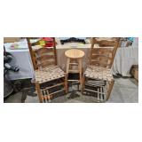CHAIRS / STOOL