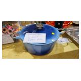 CAST IRON DUTCH OVEN WITH LID