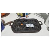 CAST IRON MUFFIN TIN