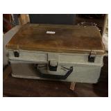 TACKLE BOX