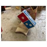 DOMINOS SIGN