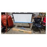 PROJECTOR SCREEN