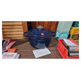 CAST IRON ENAMEL POT WITH LID