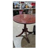 ROUND TABLE