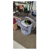 METAL WATERING CAN