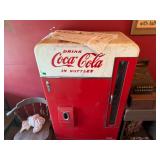 VINTAGE COCA COLA VENDING MACHINE