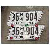 TWO VINTAGE TN LICENSE PLATES