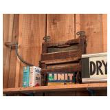 VINTAGE CLOTHES RINGER