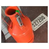 VINTAGE GAS CAN AND LICENSE PLATE