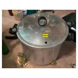 PRESTO PRESSURE COOKER