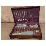 BOX OF FLATWARE