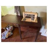 SEWING MACHINE / CABINET