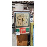 7 UP CLOCK