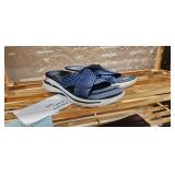 SANDALS / SHOES
