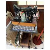 SINGER SEWING MACHINE