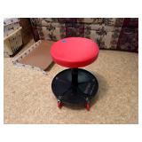 SHOP STOOL
