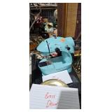 SMALL SEWING MACHINE