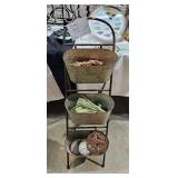 METAL BASKET STAND