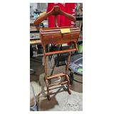 WOODEN VALET