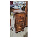 SIDE TABLE / NIGHTSTAND
