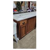 KITCHEN CABINET / ISLAND