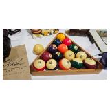 POOL / BILLARD BALLS