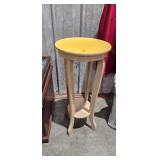 WOODEN PLANT STAND