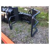 SKID STEER HYDRAULIC BALE SQUEEZE