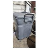 TRASH CAN