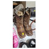 BOOTS