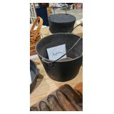 CAST IRON KETTLE / POT