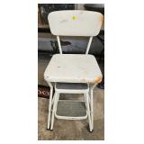 STEP STOOL / CHAIR