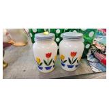 TULIP SALT AND PEPPER
