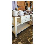 KITCHEN ISLAND / SHELF