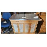 KITCHEN ISLAND / STAINLESS STEEL TOP