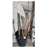YARD TOOLS / TRASH CAN