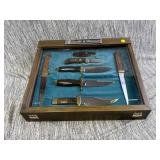 SMITH AND WESSON 7 KNIFE COLLECTOR SET WITH DISPLAY CASE