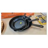 CAST IRON SKILLET LOT