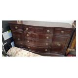 DRESSER