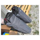  (2) FOLDING CHAIRS