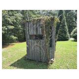 WOODEN HUNTING BLIND