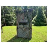 WOODEN HUNTING BLIND