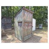 WOODEN HUNTING BLIND