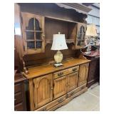 HUTCH / CHINA CABINET