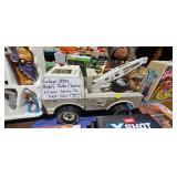 VINTAGE TONKA WRECKER TRUCK TOY